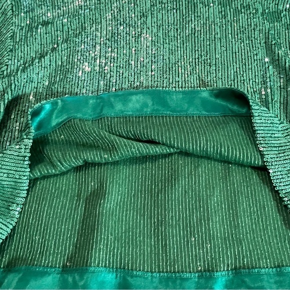 NWOT IN THE MOOD FOR LOVE Tanie Sequined Crewneck Top L Green Boxy Crop - Picture 6 of 15